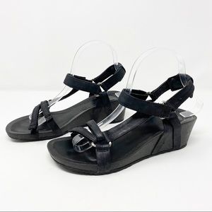 Teva Black Ysidro Leather Wedge Sandal Sz 8